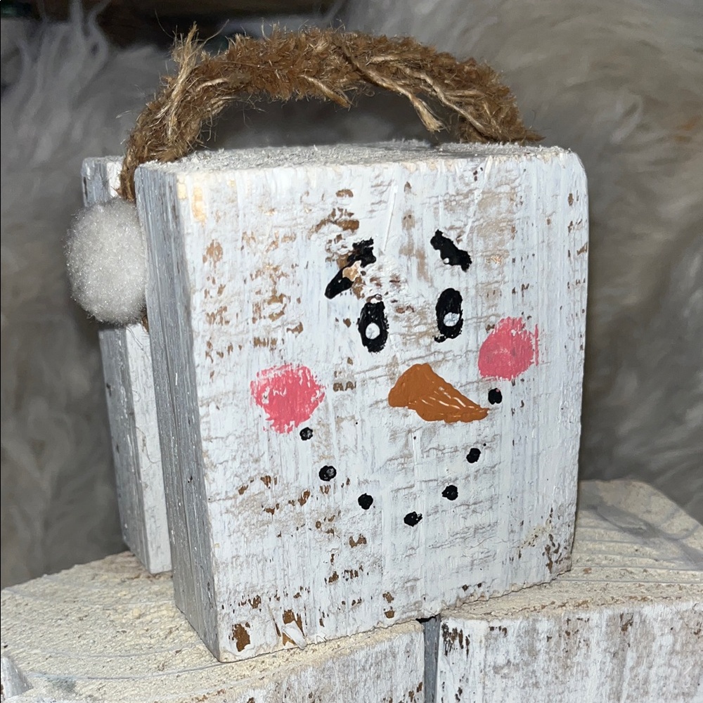 Rustic Snowman Block Decor - Picture 4 of 17